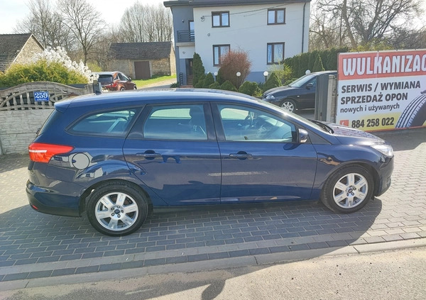 Ford Focus cena 25900 przebieg: 123000, rok produkcji 2015 z Tarnobrzeg małe 121